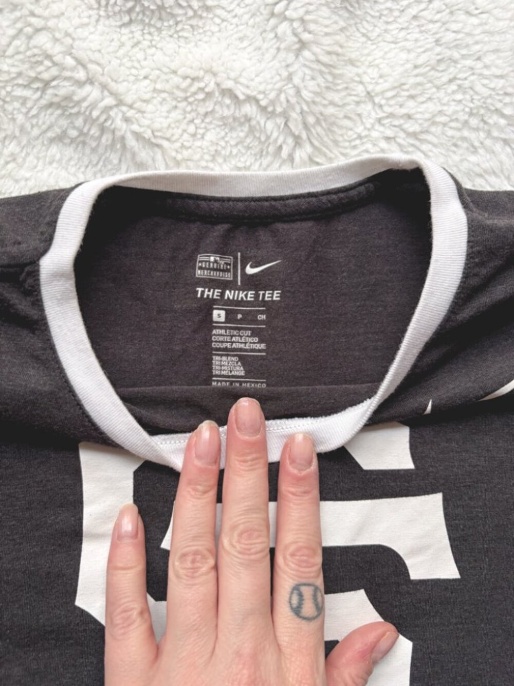 Nike San Francisco Giants T-Shirt Women’s Small Black MLB Baseball Tee - Picture 5 of 9